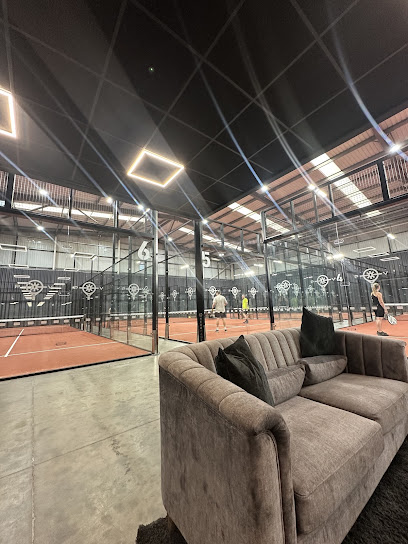 Padel Vault