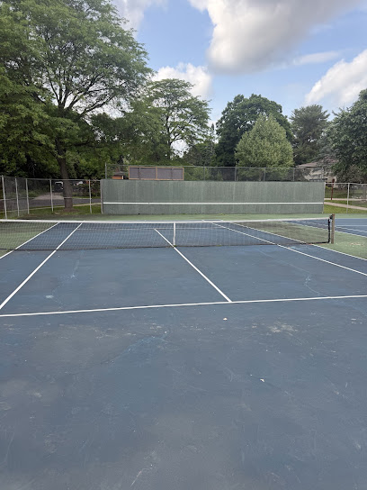 Shorewood Hills Tennis and Pickleball Courts