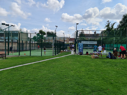 Hazelwood padel tennis club - Padel Tennis London