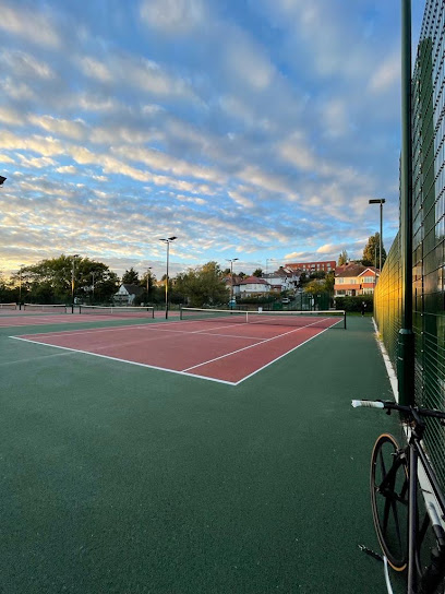 Gladstone Park Tennis Courts
